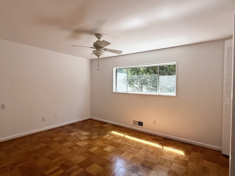 10655 Montrose Ave #204 — Photo 17