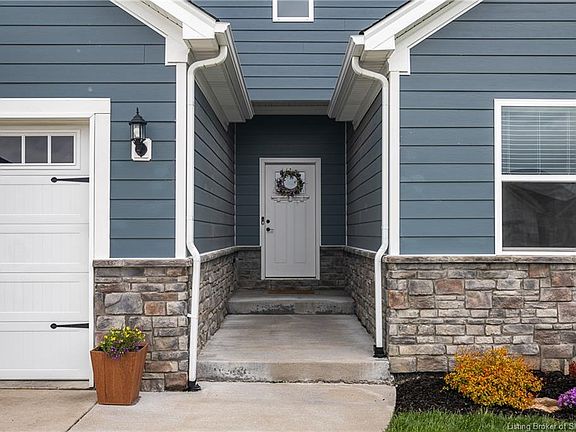 4th image of 6423 Anna Louise Dr