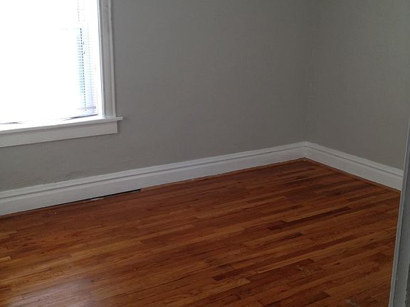 2nd image of 3218 Magnolia Ave APT 2W