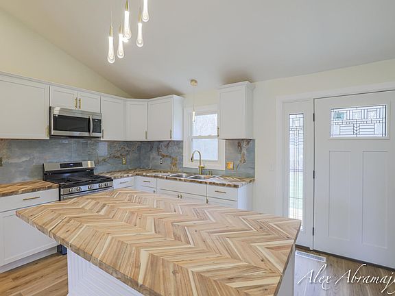 5th image of 928 Kusterer Dr NW