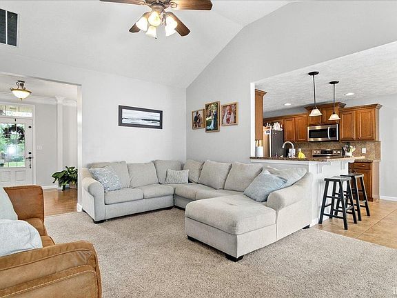 4th image of 12410 Canyon Rock Dr