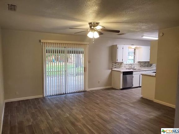 4th image of 1104 Magnolia Ave