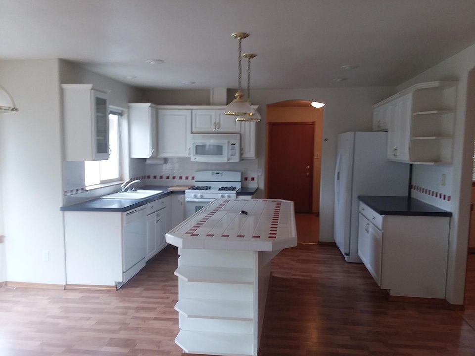 1st image of 2503 20th Ave NE