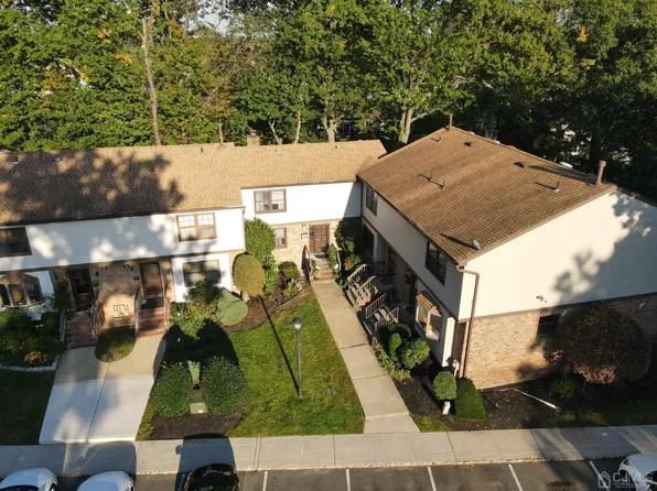 115 Highview Dr, Woodbridge, NJ 07095