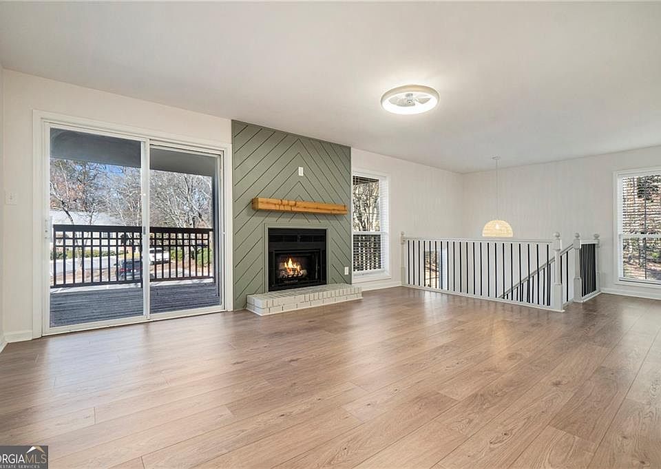 2nd image of 2901 Lenox Rd NE #901
