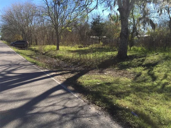 3122 County Road 727, Angleton, TX 77515