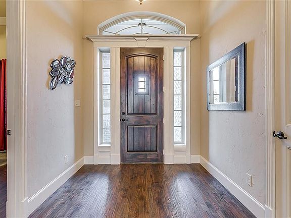 3rd image of 130 Saddle Horn Ln