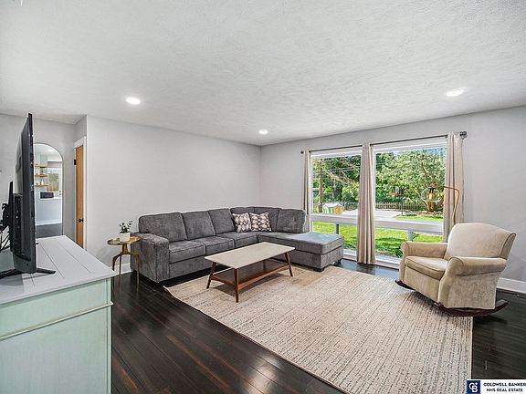 4th image of 5847 Meadowbrook Ln