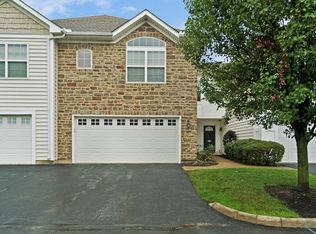 5073 Calais Dr, Columbus, OH 43221