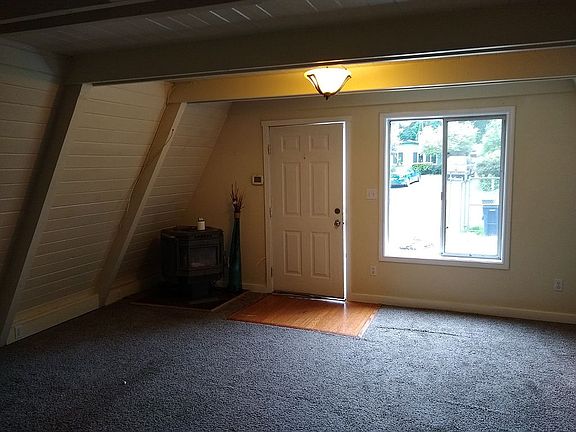 3rd image of 4460 SE Inwood Ln