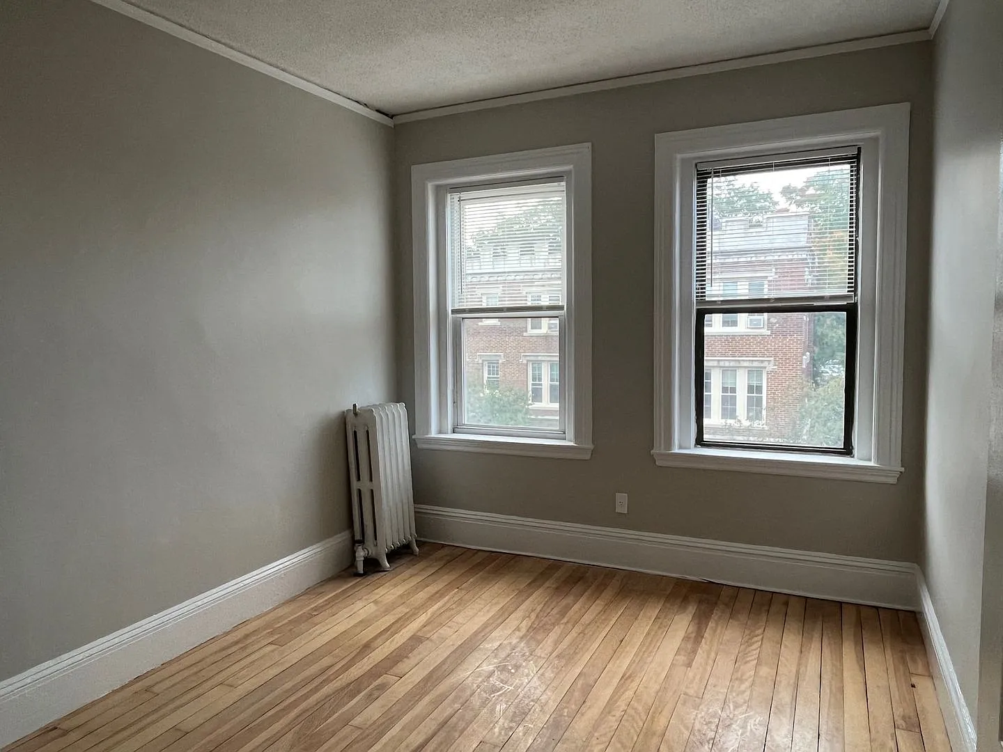 5bed apartment is available on 9/1 — Photo 4