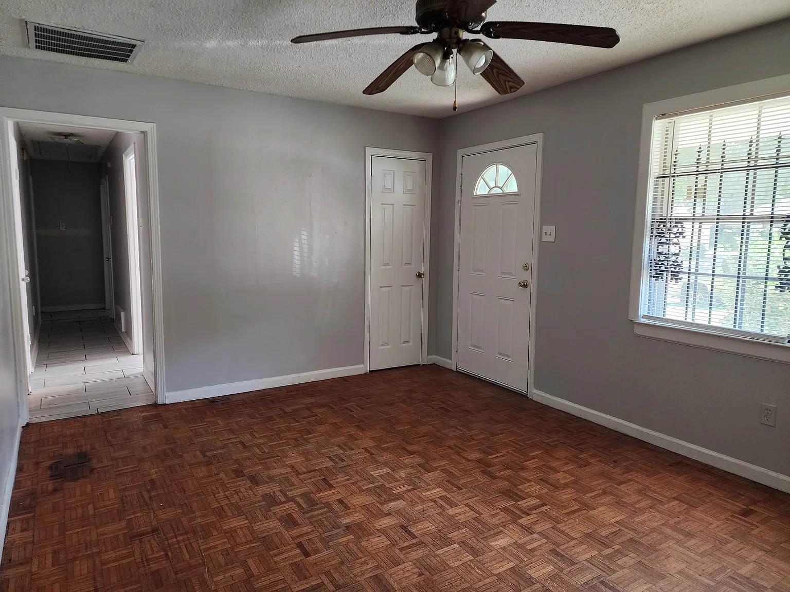 3 bed, 1400 sqft, $1,175 — Photo 2