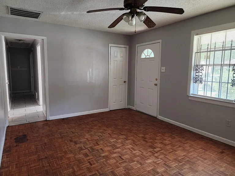 4267 Indian Bend Ln — Photo 2
