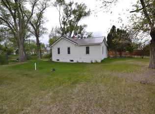 612 1/2 Maple St, Newcastle, WY 82701