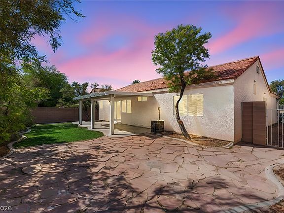 2nd image of 5926 Creekside Sands Ln