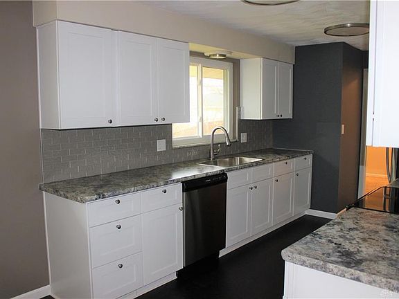 3rd image of 111 Blairwood Dr