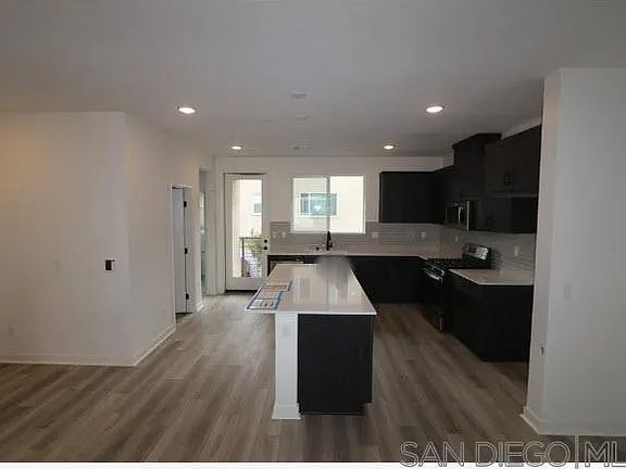 4th image of 5355 Seacliff Pl #60