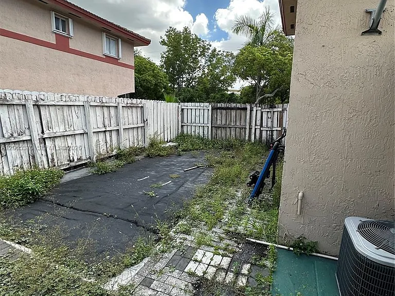 920 NW 78th Ave #9B — Photo 11