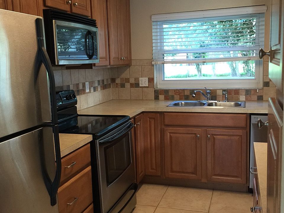 2nd image of 1519 Swann Ave