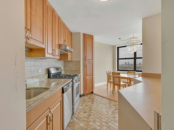 4th image of 7004 Boulevard East APT 33D