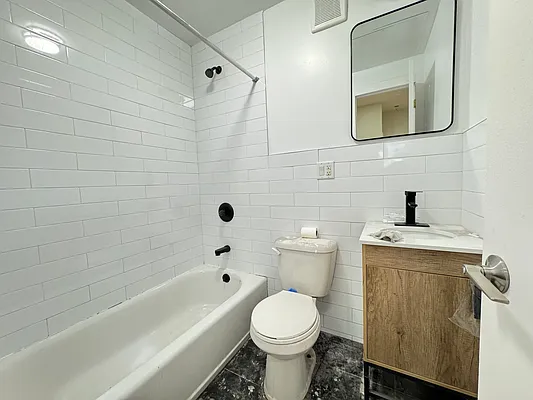 Rented by Zjama Realty Corp | media 9