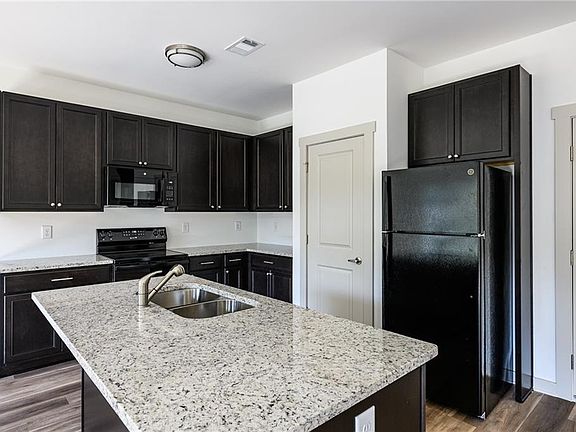 3rd image of 1820 Forkview Ct