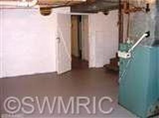 54092 Wilbur Rd, Three Rivers, MI 49093