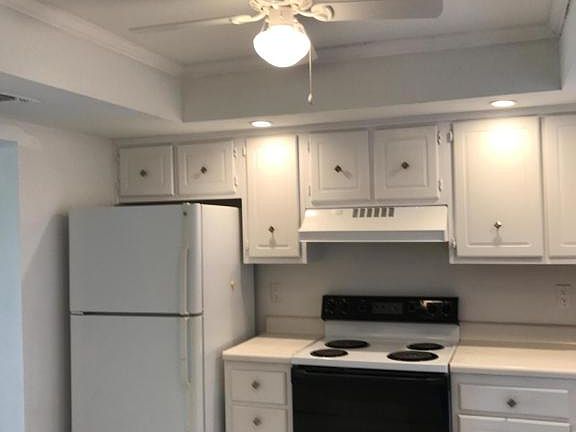 5th image of 800 S Brevard Ave APT 114