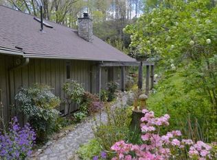 82 Moss Rock Rd, Maggie Valley, NC 28751