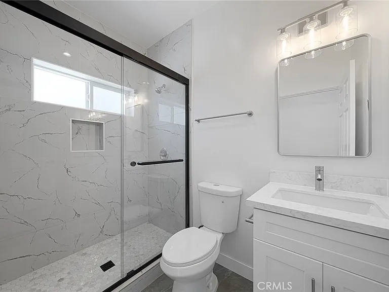 2423 S Myrtle Ave — Photo 6