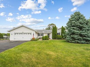 9321 Densmore Dr, Roscoe, IL 61073