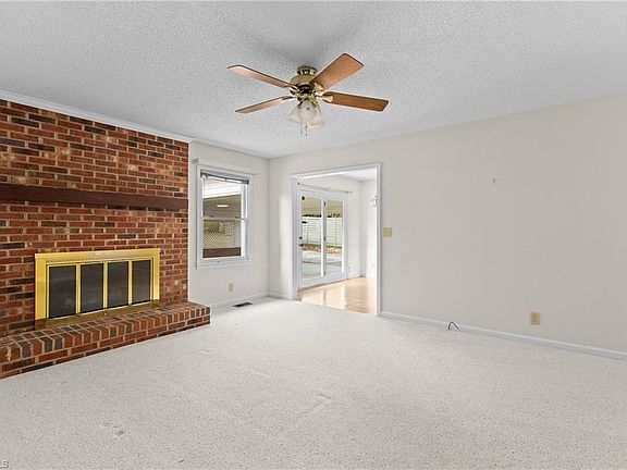 5th image of 209 Rivermeade Dr