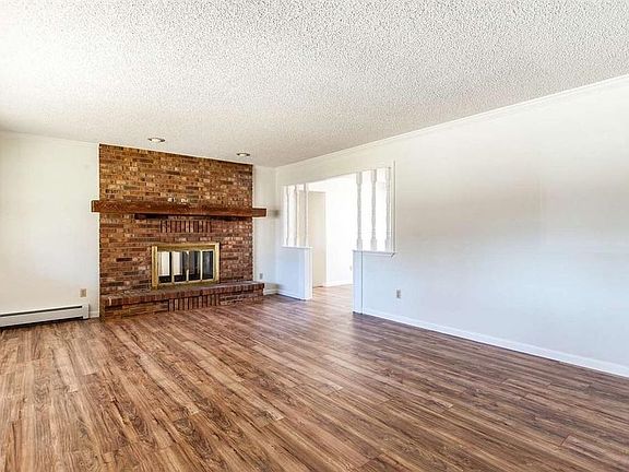 3rd image of 635 Livvy Ct