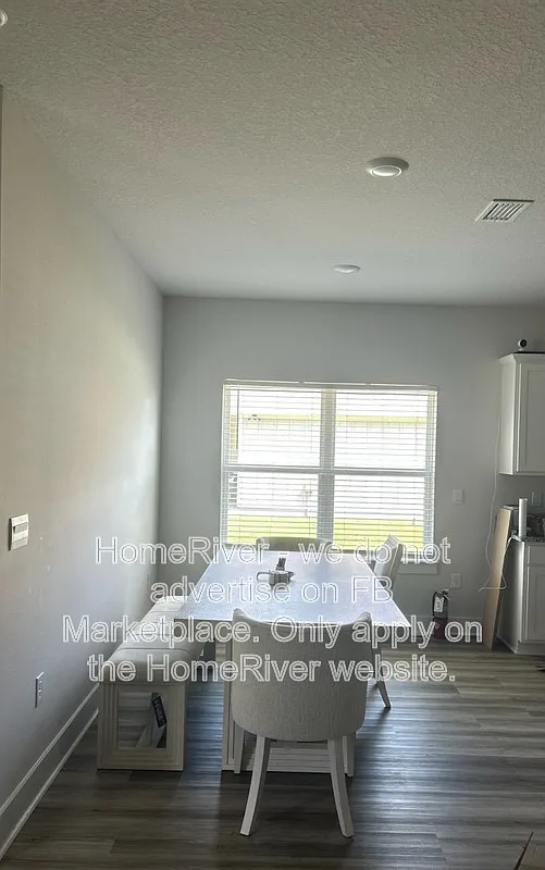 4 bed, 3.0 bath, 2304 sqft, $2,500 — Photo 4