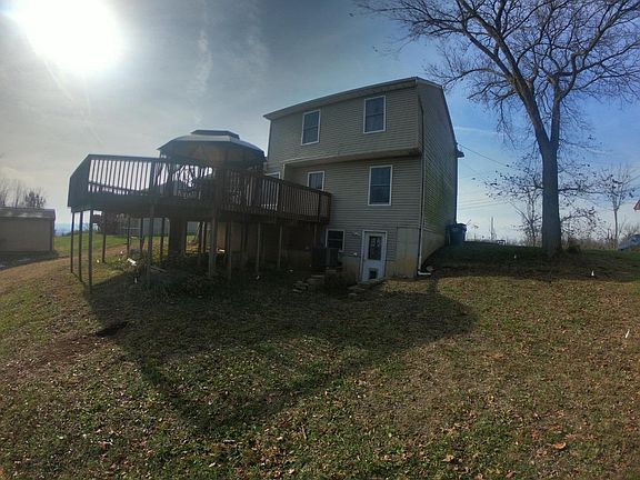 2nd image of 15672 Elizabeth Dr