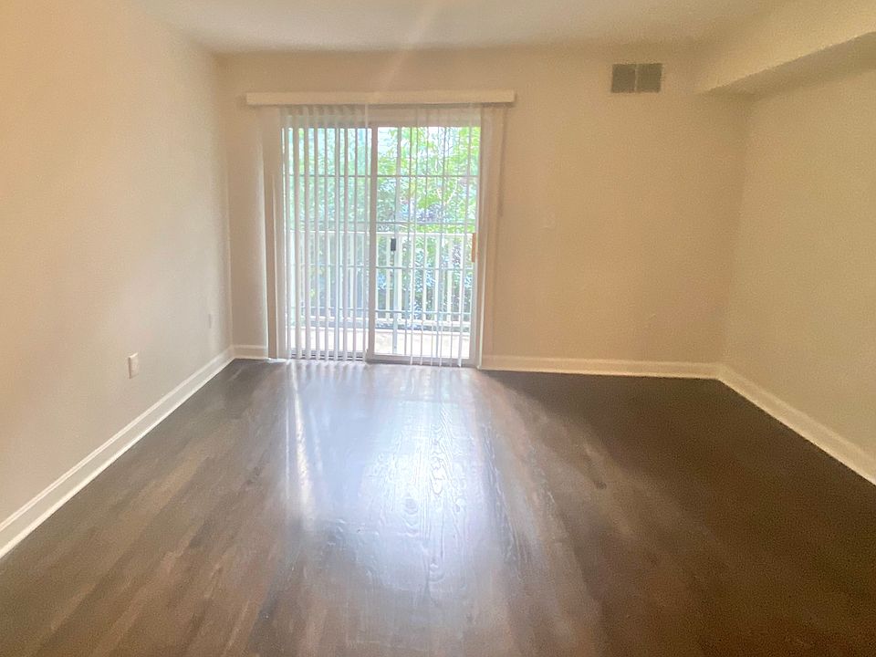 Private outdoor area off primary bedroom or second living space/home office