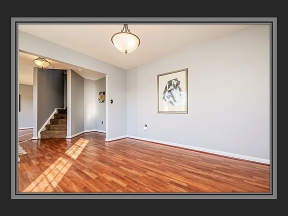 3rd image of 6901 Versaille Dr