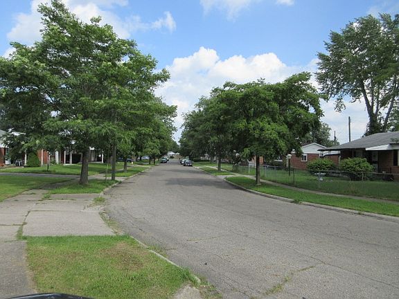 2nd image of 1851 Dysart Ave