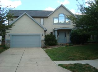4600 Hunting Creek Dr, Grove City, OH