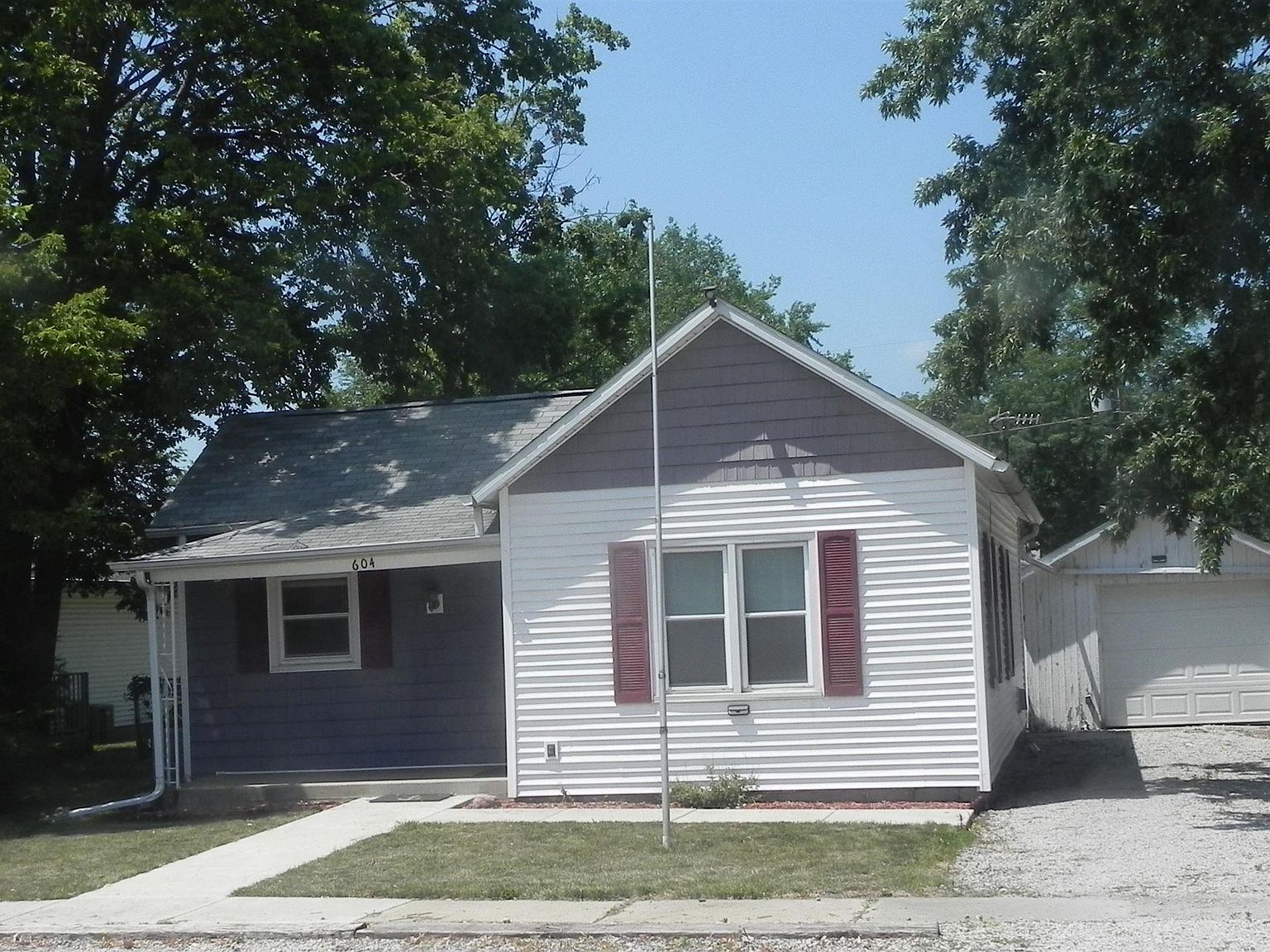 604 NE 1st St, Atlanta, IL 61723 Zillow