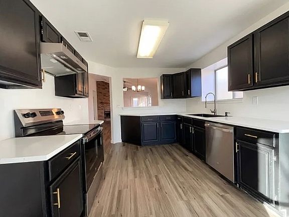 4th image of 2105 Woodland Oaks Dr