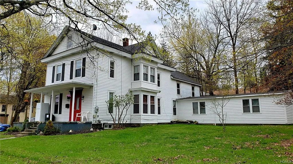 55 Clinton Ave photo 1