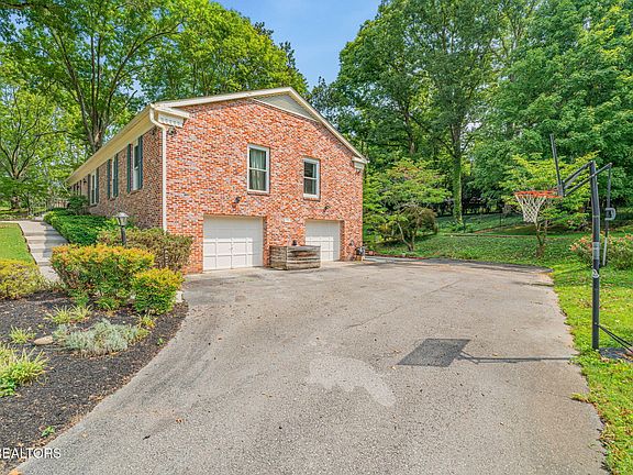 5th image of 700 Kempton Rd
