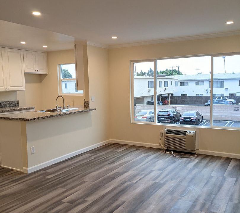 1st image of 18521 Prairie St #213