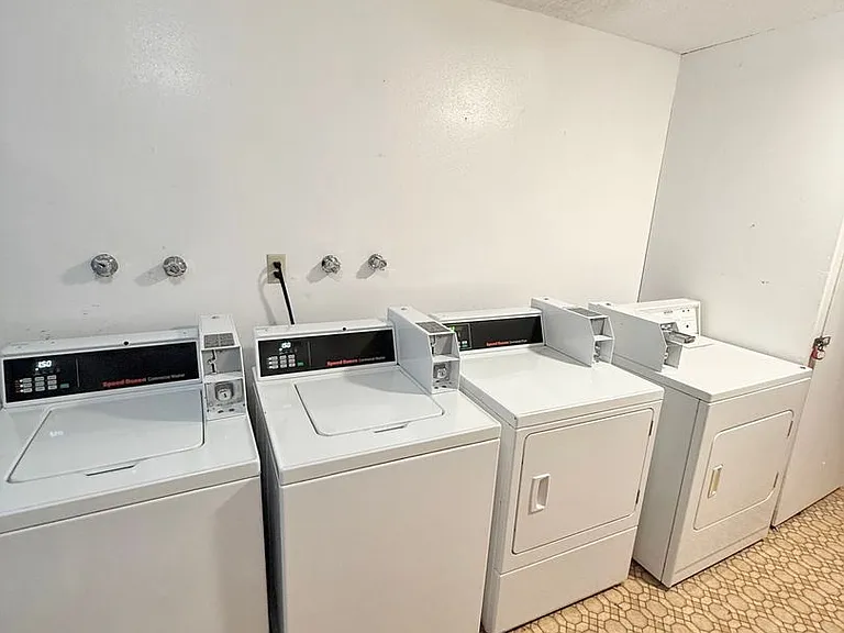18524 Tm Jd Gisz Llc — Photo 25