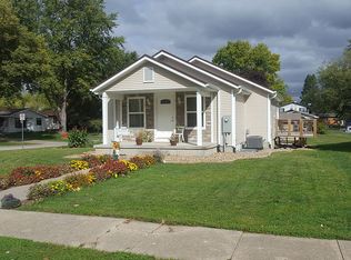 414 University St, Pella, IA 50219