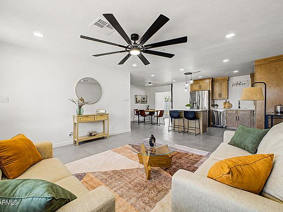 3rd image of 3554 W TOWNLEY Avenue