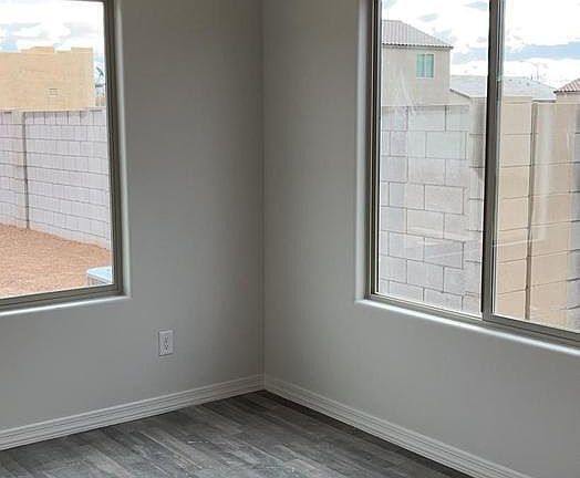 4th image of 825 N Country Village Ln
