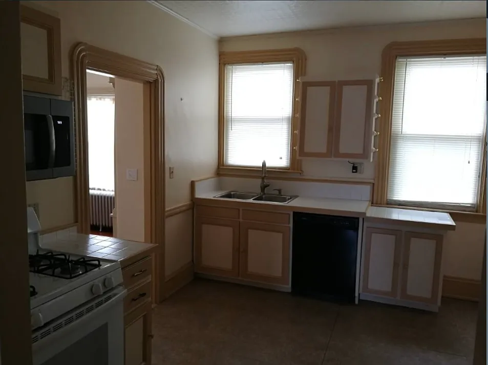 5 bed, $5,000 — Photo 4