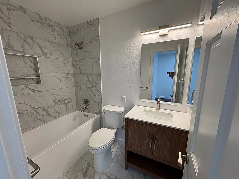 208 Pearl St #I — Photo 11